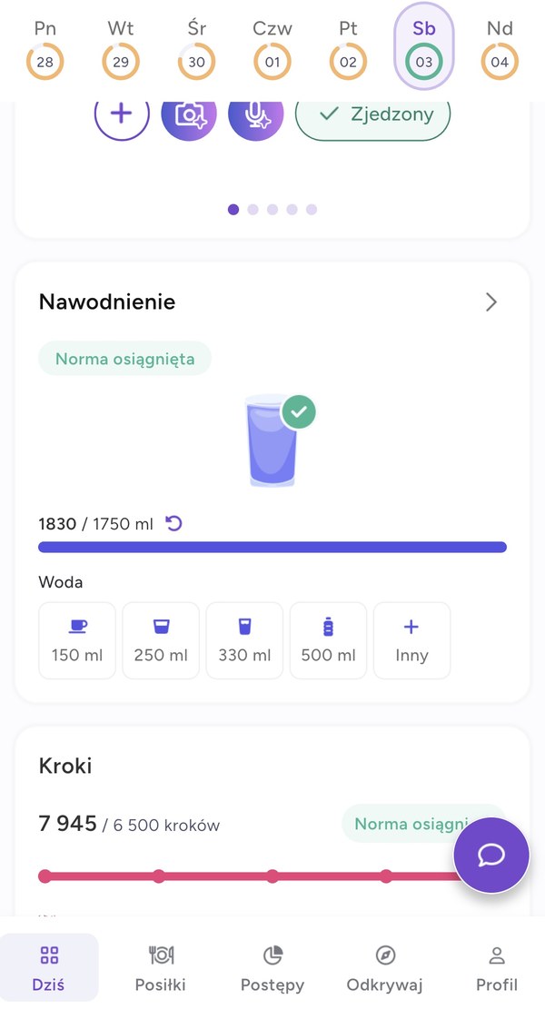 Ekran aplikacji: nawodnienie i liczba kroków w ciągu dnia